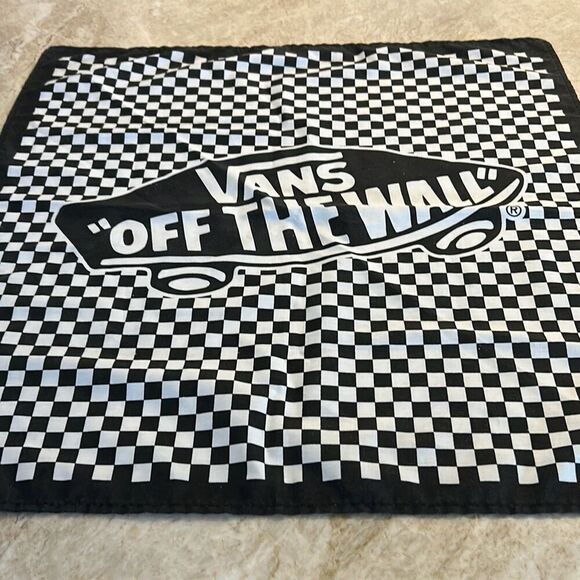 VANS Bandana NWOT - Picture 1 of 3